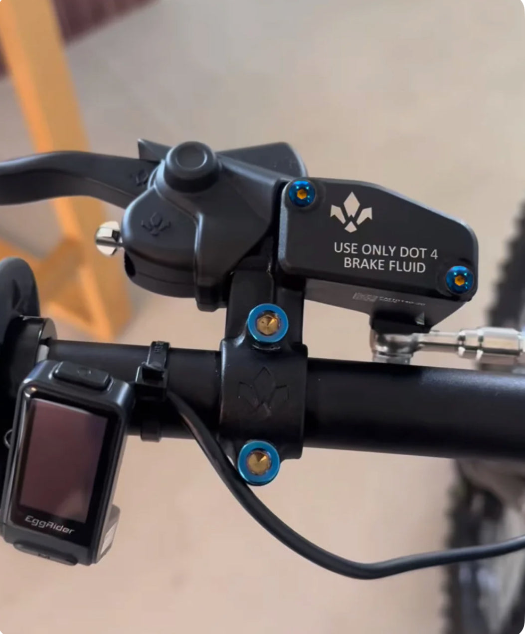 Formula Titanium Resivour Bolts